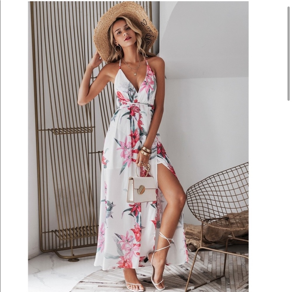 Gorgeous summer maxi strappy backless dress